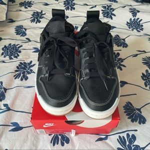 Women Nike dunk disrupt size 5.5